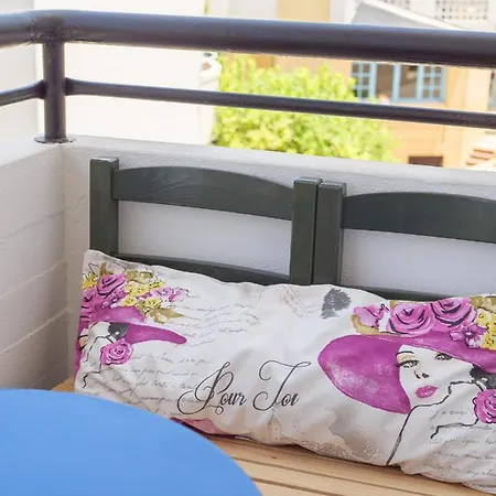 Happiness Apartment *