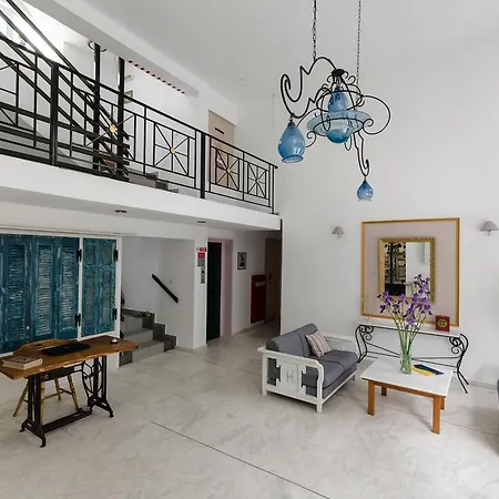 Happiness Apartment